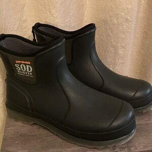 SOD Buster Men's Black Waterproof Slip-On Rain & Snow Boots new without tags